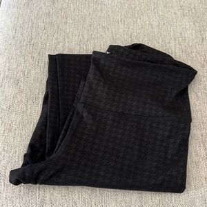 Old Navy leggings M Tall black houndstooth